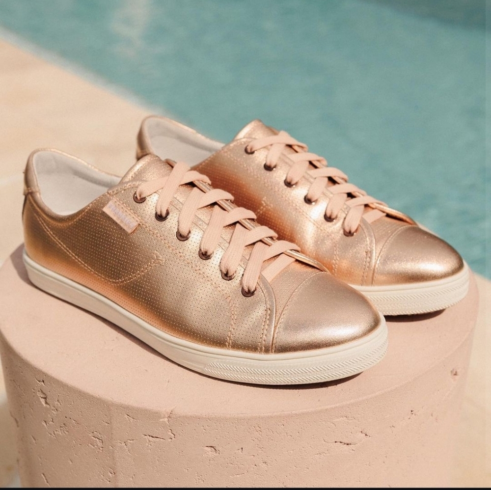 Frankie4 Nat III  Rose Gold  Sneakers - Size 5 - EUC
